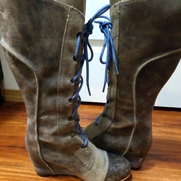Sorel cate the great wedge tall boot Size 8